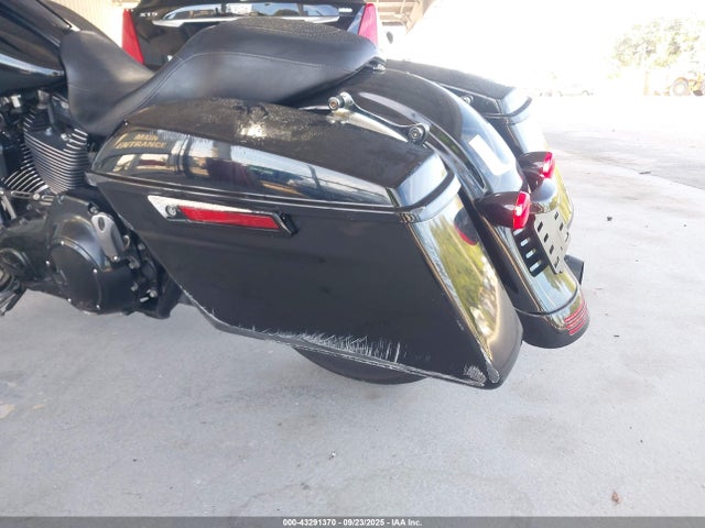 1HD1KBM13GB658180 Harley-Davidson 2016