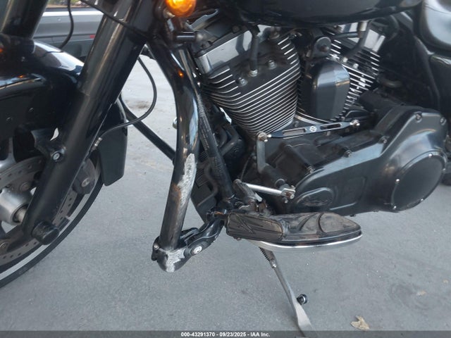 1HD1KBM13GB658180 Harley-Davidson 2016