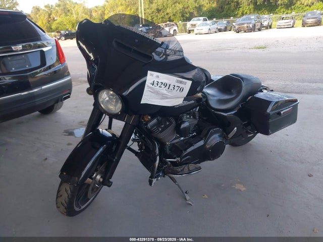 1HD1KBM13GB658180 Harley-Davidson 2016