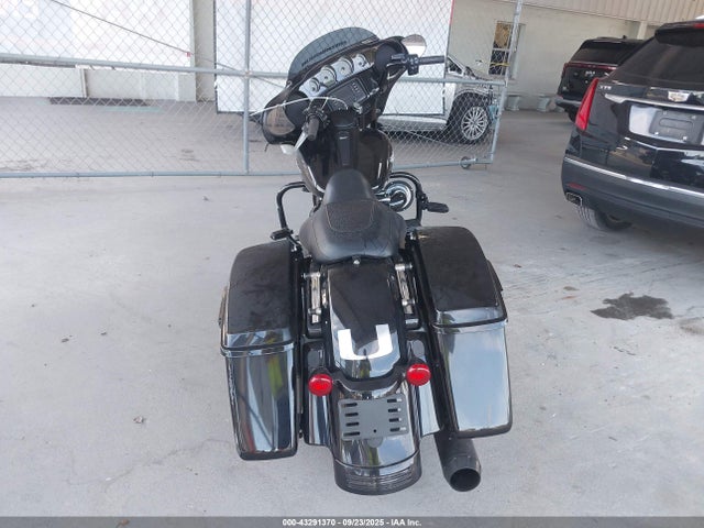 1HD1KBM13GB658180 Harley-Davidson 2016