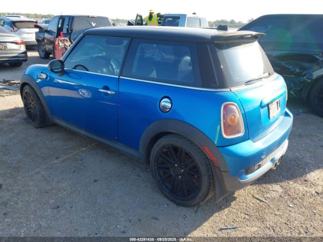 2010 MINI COOPER S WMWMF7C55ATW89935 Photo 2