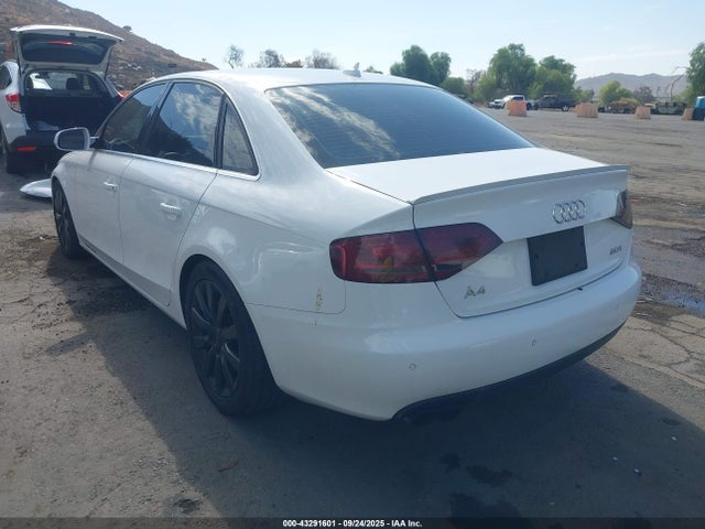 2011 AUDI A4 WAUEFAFLXBN038401 Photo 2