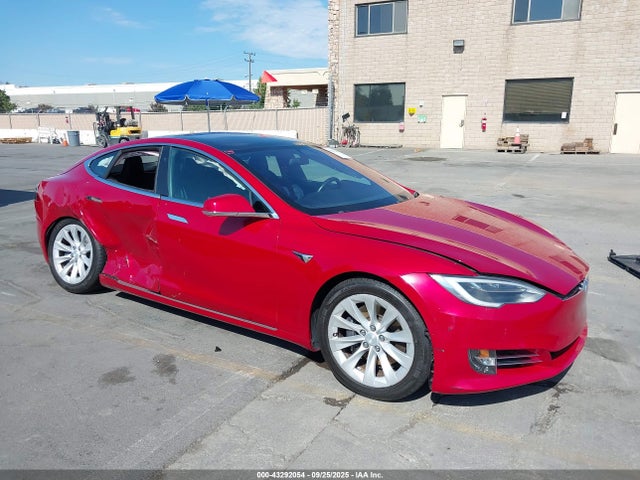 2018 TESLA MODEL S 5YJSA1E21JF257709 Photo 0