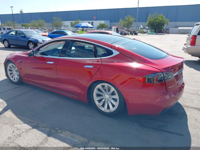 2018 TESLA MODEL S 5YJSA1E21JF257709 Photo 2