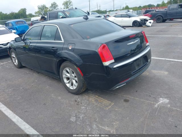 2016 CHRYSLER 300 2C3CCAAG7GH141793 Photo 2