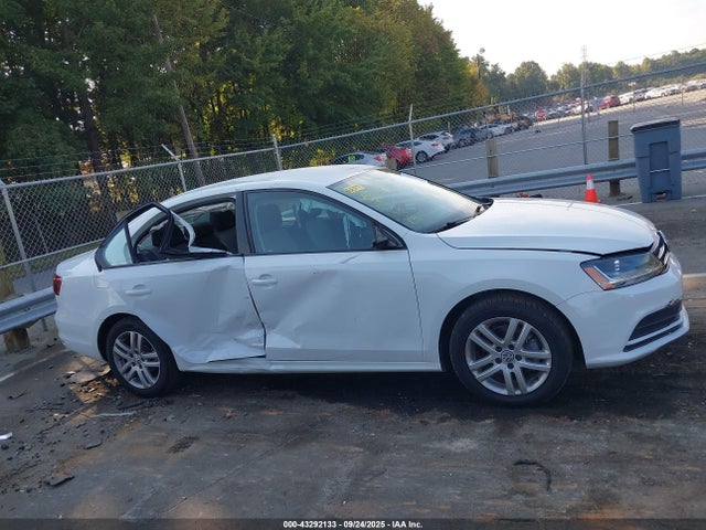 Продаж на аукціоні авто 2018 Volkswagen Jetta 1.4t S, vin: 3VW2B7AJ3JM252047, номер лоту: 43292133