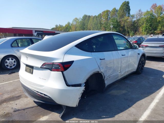 2023 TESLA MODEL Y 7SAYGDEE8PF633550 Photo 3
