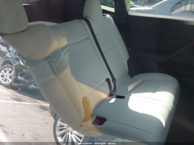 2023 TESLA MODEL Y 7SAYGDEE8PF633550 Photo 7