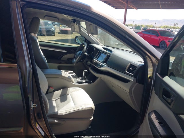 5TDZKRFH4GS149036 Toyota 2gr-fe