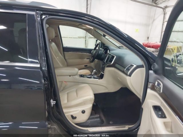 2017 JEEP GRAND CHEROKEE 1C4RJFBG8HC963935 Photo 4