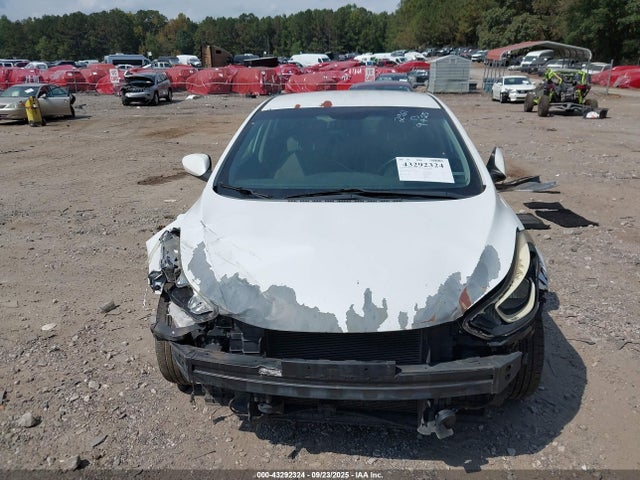5NPDH4AE9GH732961 Hyundai ELANTRA SE