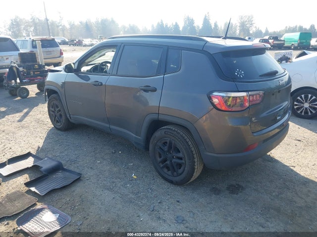 3C4NJCAB7JT271842 Jeep 2018