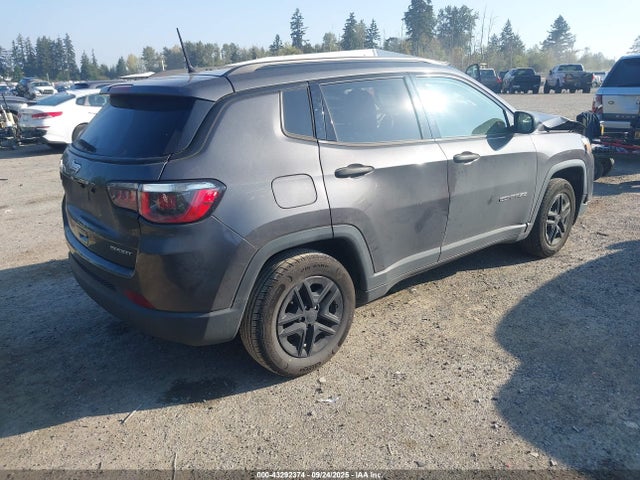 3C4NJCAB7JT271842 Jeep 2018