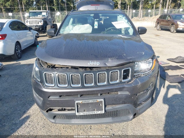 3C4NJCAB7JT271842 Jeep 2018