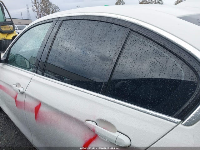 WBA8E1C34HA158537 BMW 2017