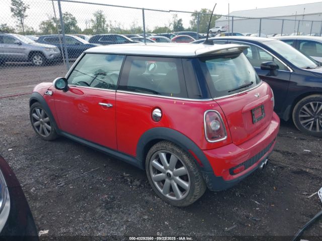 2008 MINI COOPER S WMWMF73528TT89621 Photo 2