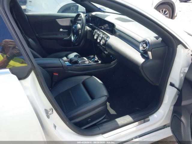 2020 MERCEDES-BENZ CLA 250 W1K5J4GB9LN118286 Photo 4