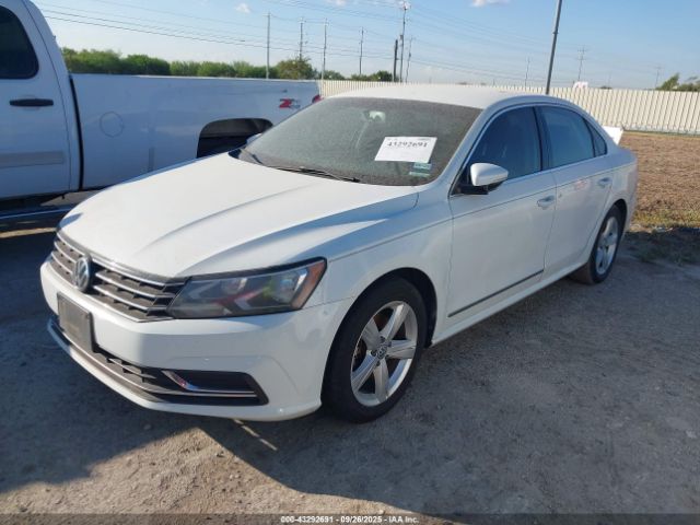 2017 VOLKSWAGEN PASSAT 1VWAT7A37HC084127 Photo 1