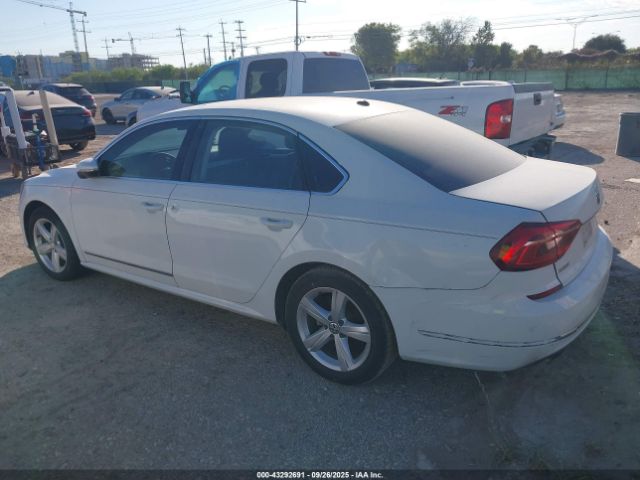 2017 VOLKSWAGEN PASSAT 1VWAT7A37HC084127 Photo 2