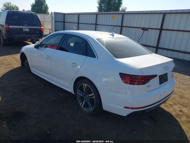 2018 AUDI A4 WAUENAF4XJA037847 Photo 2