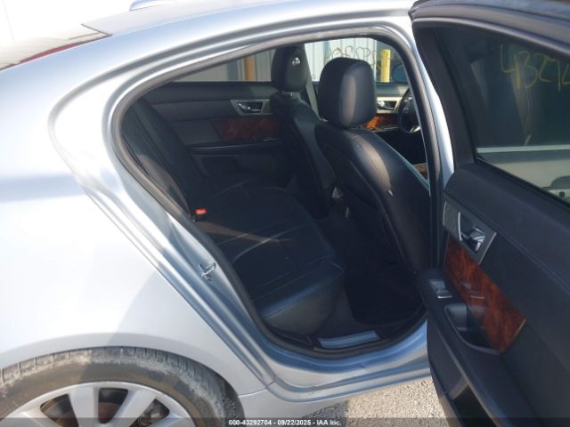 2010 JAGUAR XF SAJWA0GB7ALR54597 Photo 7