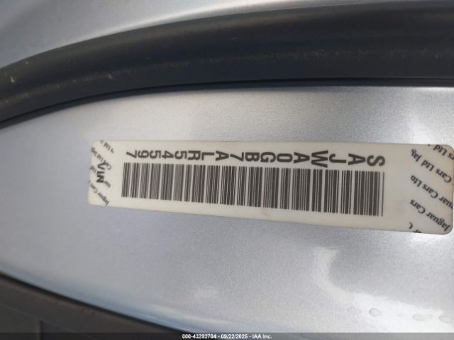 2010 JAGUAR XF SAJWA0GB7ALR54597 Photo 8