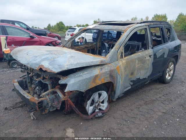 43292828 :رقم المزاد ، 1C4NJDEB0ED623851 vin ، 2014 Jeep Compass Latitude مزاد بيع