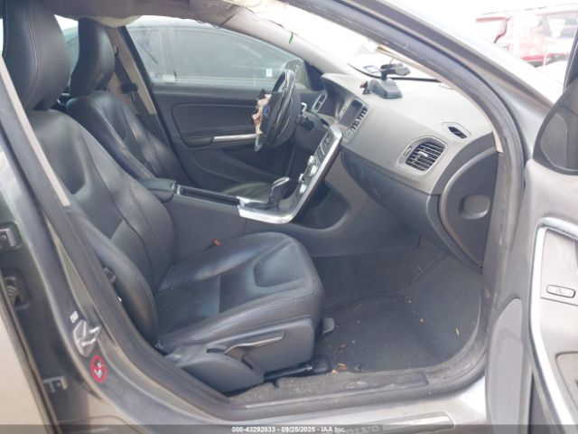 2017 VOLVO S60 YV126MFL7H2420929 Photo 4