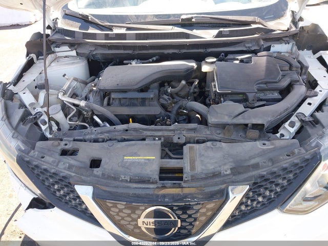 JN1BJ1CP2JW188719 Nissan Rogue Sport S