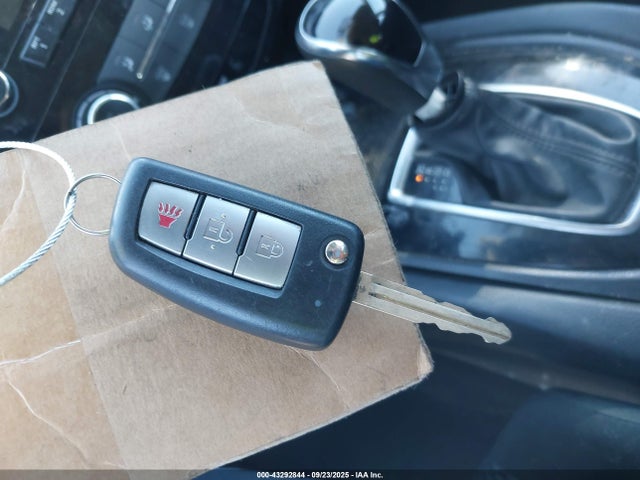 JN1BJ1CP2JW188719 Nissan Rogue Sport S