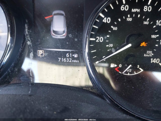 JN1BJ1CP2JW188719 Nissan Rogue Sport S