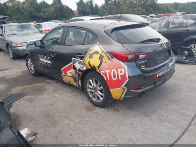 2018 MAZDA MAZDA3 3MZBN1K73JM265856 Photo 2