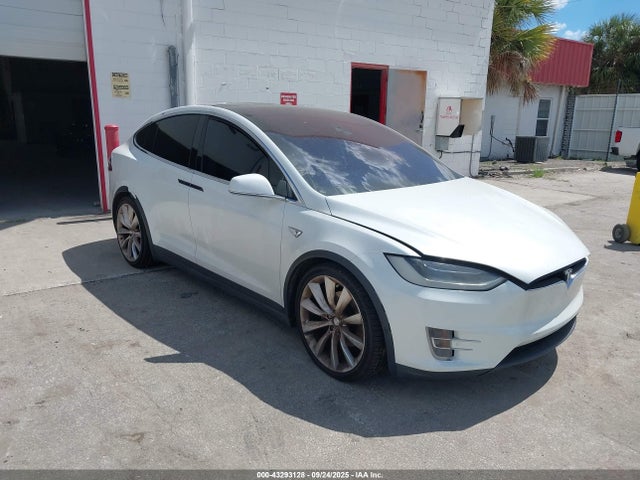 2016 TESLA MODEL X 5YJXCBE26GF007090 Photo 0