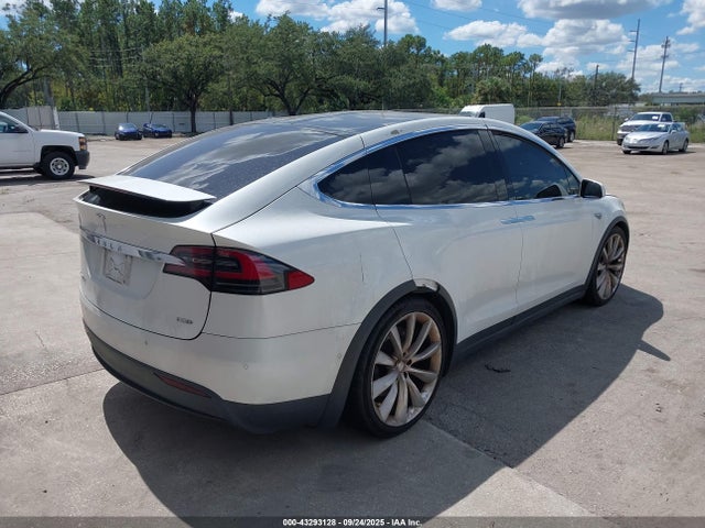 2016 TESLA MODEL X 5YJXCBE26GF007090 Photo 3