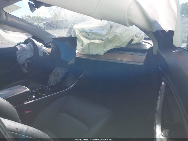2019 TESLA MODEL 3 5YJ3E1EB9KF530034 Photo 4
