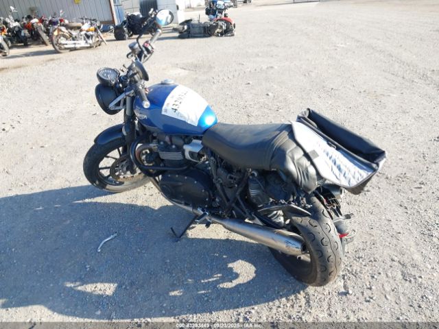 2022 TRIUMPH MOTORCYCLE STREET TWIN SMTD31G70NTAV9349 Photo 2