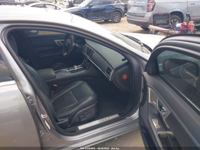 2011 JAGUAR XF SAJWA0HE2BMR94249 Photo 4