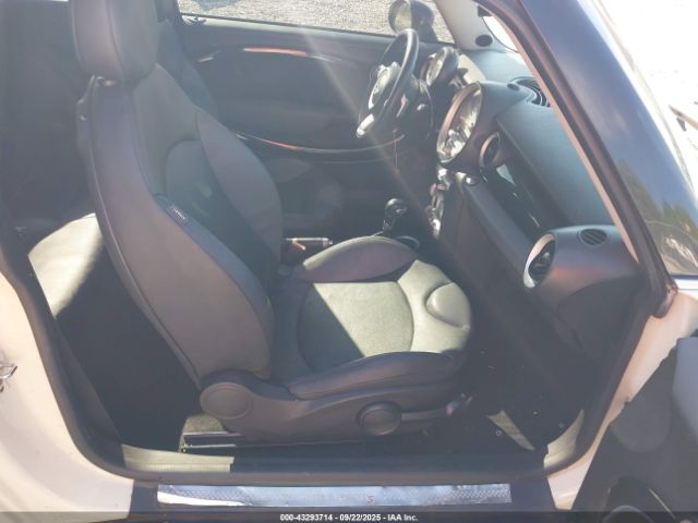 2008 MINI COOPER S WMWMF73558TV35459 Photo 4