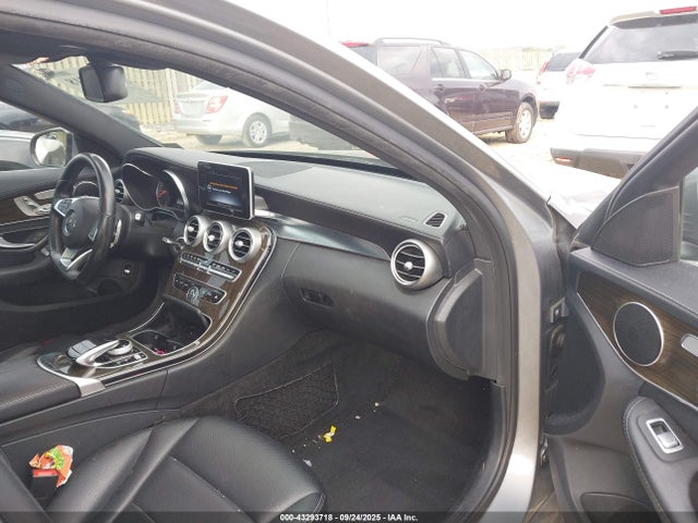 2015 Mercedes-benz C 300 Sport 4matic მანქანა იყიდება აუქციონზე, vin: 55SWF4KB1FU022063, აუქციონის ნომერი: 43293718