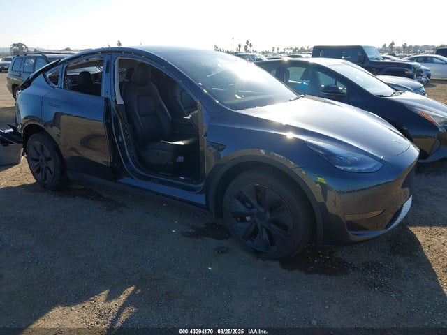 2025 TESLA MODEL Y 7SAYGDED1SF245334 Photo 0