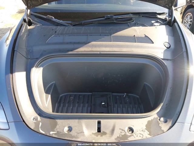 2025 TESLA MODEL Y 7SAYGDED1SF245334 Photo 9