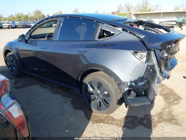 2025 TESLA MODEL Y 7SAYGDED1SF245334 Photo 2