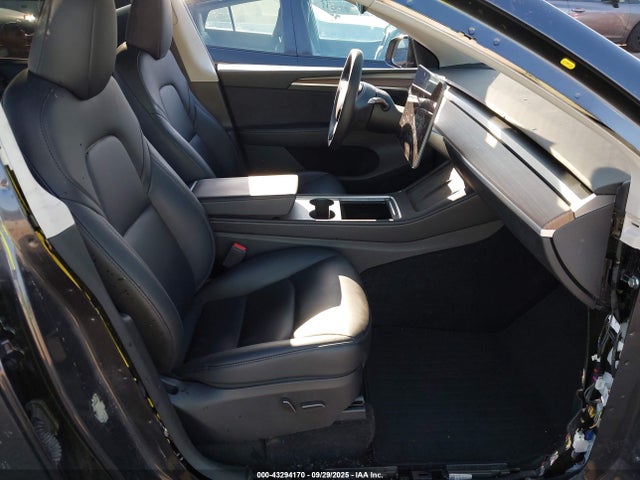 2025 TESLA MODEL Y 7SAYGDED1SF245334 Photo 4