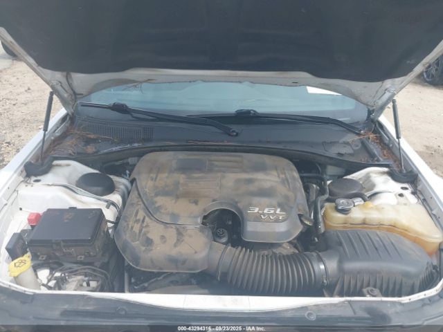 2015 CHRYSLER 300C 2C3CCASG4FH736470 Photo 9