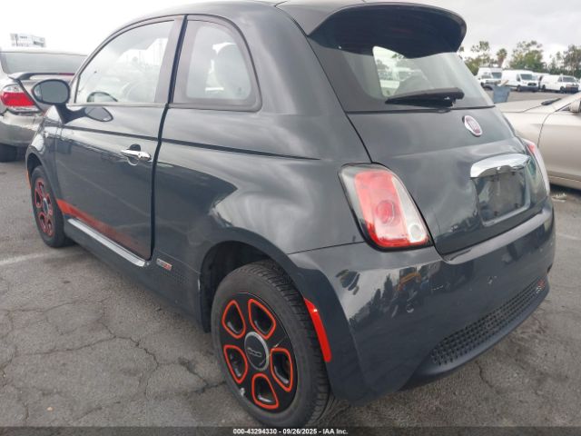 2018 FIAT 500E 3C3CFFGE1JT369328 Photo 2