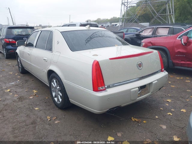 2010 CADILLAC DTS 1G6KD5EY1AU105023 Photo 2