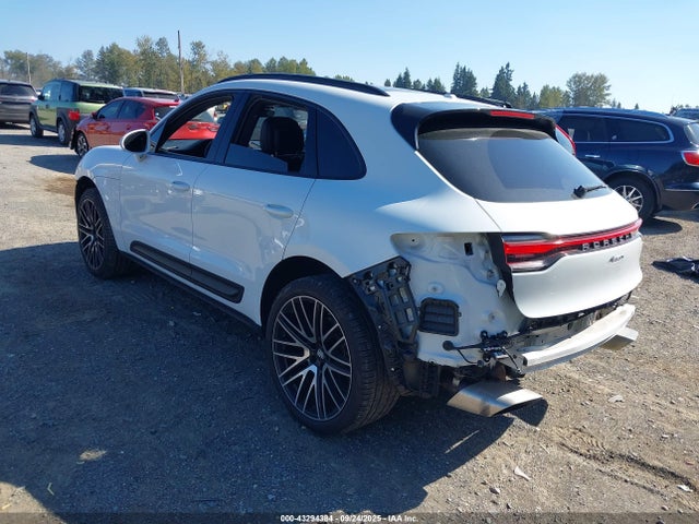Porsche Macan 2022 WP1AA2A57NLB05341 Image 3