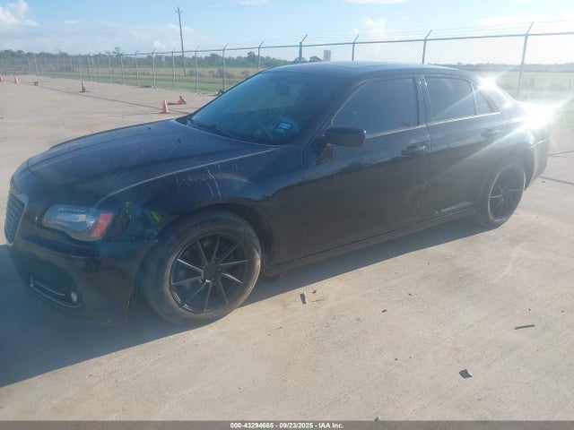 Chrysler 300 2014 2C3CCABG4EH361274 Image 2