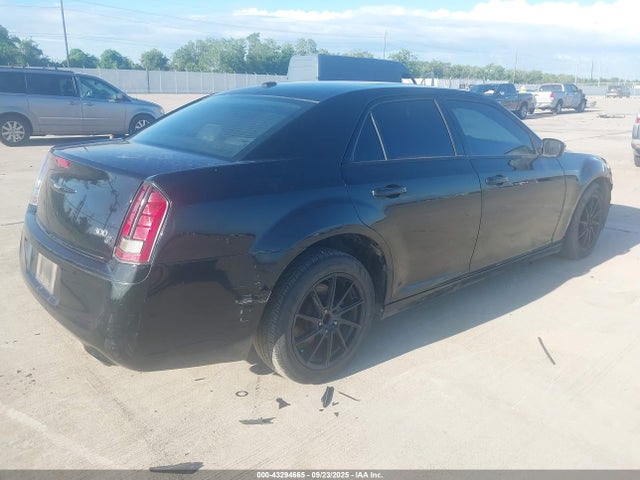 Chrysler 300 2014 2C3CCABG4EH361274 Image 4
