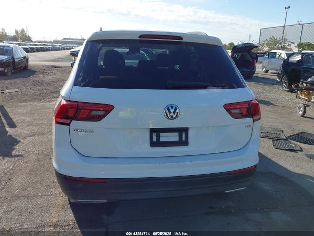3VV1B7AX1JM198588 Volkswagen Tiguan 2.0t S